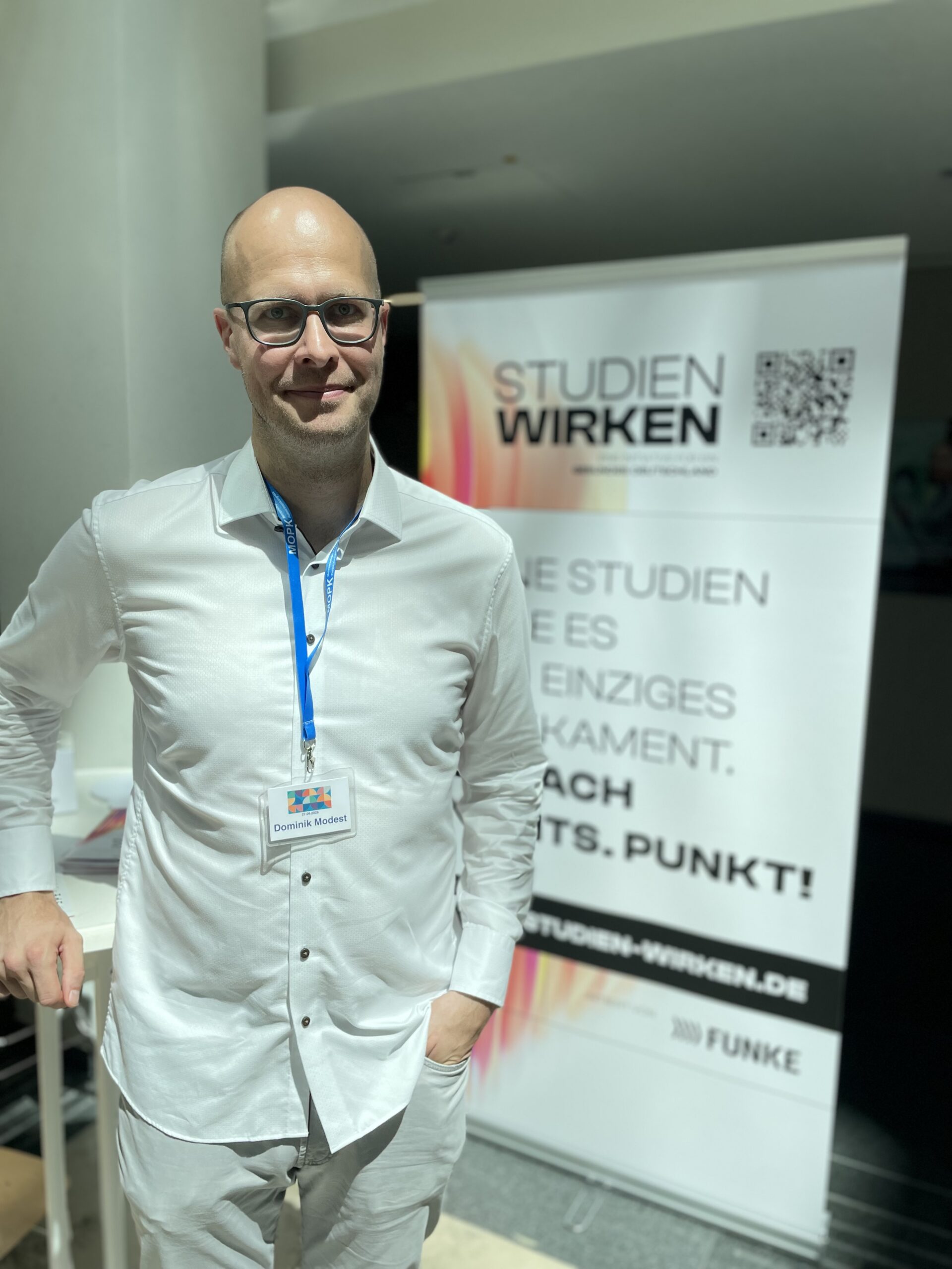 Prof. Dr. Dominik Modest