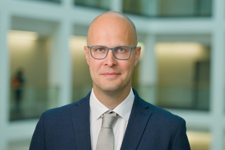 Prof. Dr. Dominik Paul Modest